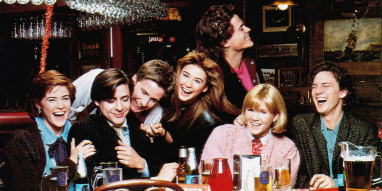 ST. ELMO'S FIRE, from left, Ally Sheedy, Judd Nelson, Emilio Estevez, Demi Moore, Mare Winningham, R