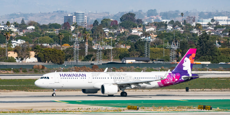 LOS ANGELES, CA - NOVEMBER 24: Hawaiian Airlines Airbus A321neo prepares for takeoff at Los Angeles International Airport during the Thanksgiving Day holiday on November 24, 2022 in Los Angeles, California.  (Photo by AaronP/Bauer-Griffin/GC Images)