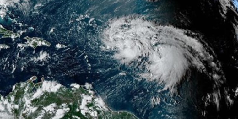 Imagen satelital de las tormentas Philippe y Rina en el Atlántico, el 28 de septiembre de 2023.