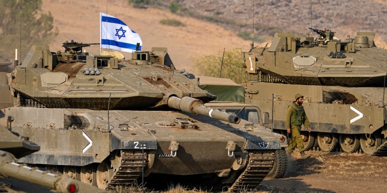 Tanques israelíes estacionados cerca de la frontera con el Líbano este miércoles 11 de octubre de 2023.