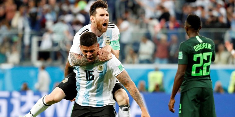 Leo Messi con Argentina contra Nigeria