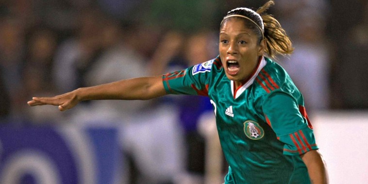 Maribel Domínguez, de México en festejo de gol contra Estados Unidos, en 2010.