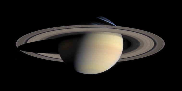 A detailed, global natural color view of Saturn and its rings. Cassini.