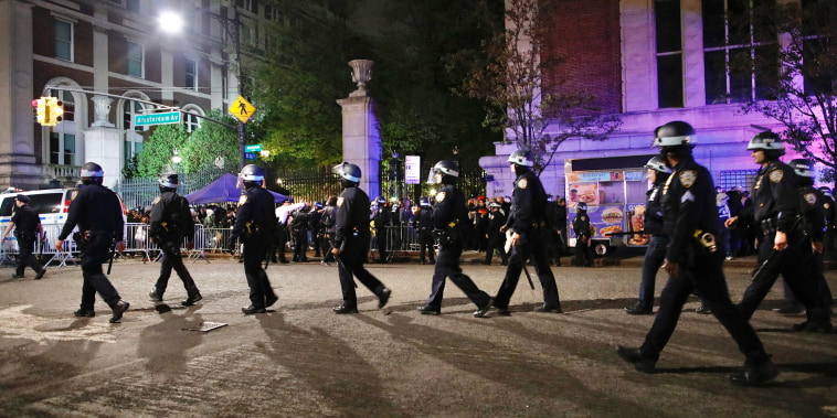 israel hamas conflict columbia university nypd riot gear