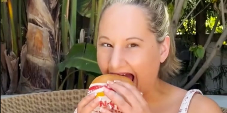 Gypsy Rose Blanchard eating an In-N-Out burger on tiktok