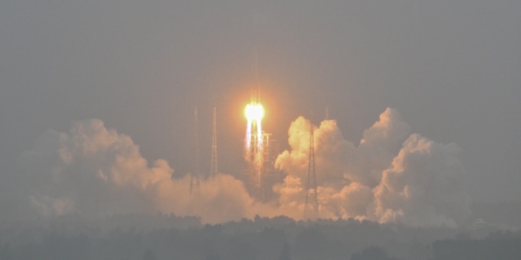 A rocket, carrying the Chang'e-6 mission lunar probe, lifts off in southern China's Hainan Province on May 3, 2024. 