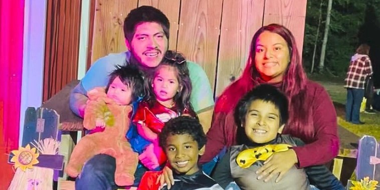 Samantha Casiano with her husband and 4 children.