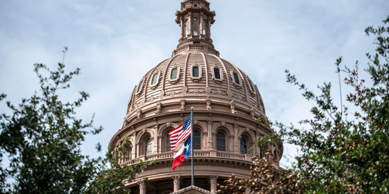 Democratic Legislators Flee Texas To Stop Votes In Current Special Session