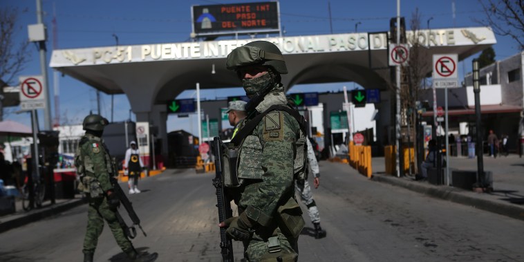 Mexican National Guard checks vehicles at Ciudad Juarez border crossing