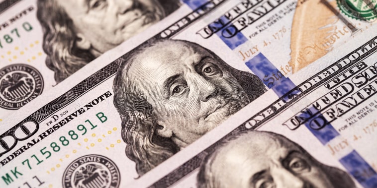 $100 dollar banknotes
