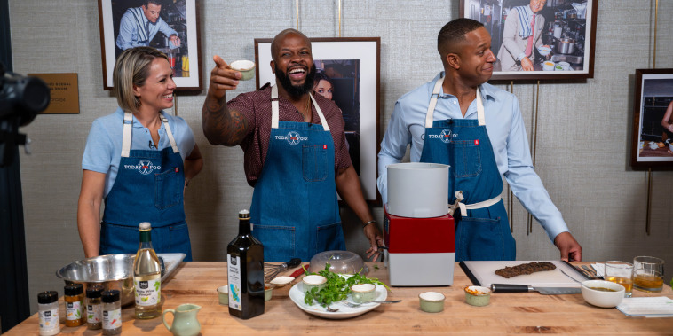 Dylan Dreyer, chef David Rose and Craig Melvin during a cooking demo at Taste of TODAY.