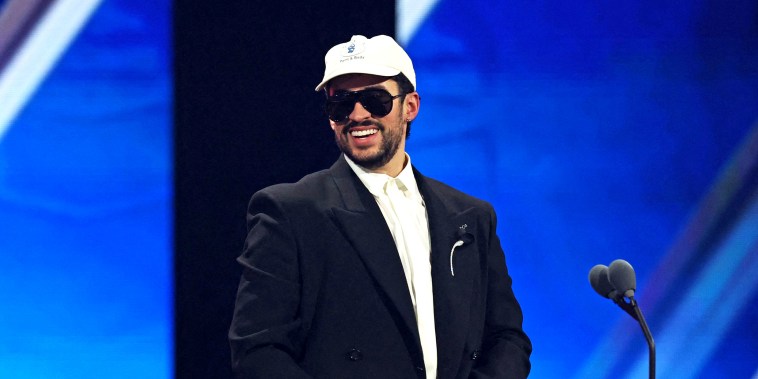 Image: US-ENTERTAINMENT-LATIN GRAMMYS-SHOW-STAGE-MUSIC-AWARD-CELEBRITY