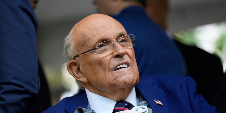 Hospitalizan al exalcalde de la ciudad de Nueva York Rudy Giuliani. Su condición es "crítica pero estable", según su portavoz
