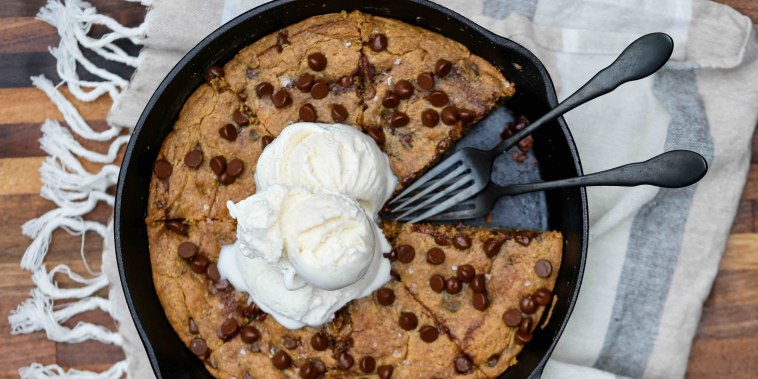 Joy Bauer's Skillet Peanut Butter Chocolate Chip Cookie
