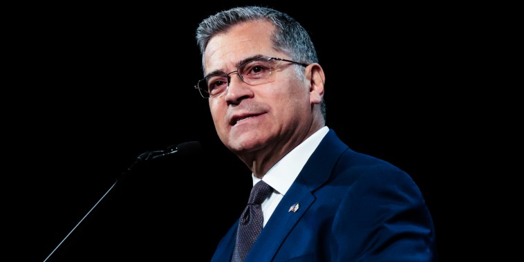 La gestión de Becerra bajo Biden complica sus aspiraciones de gobernar California