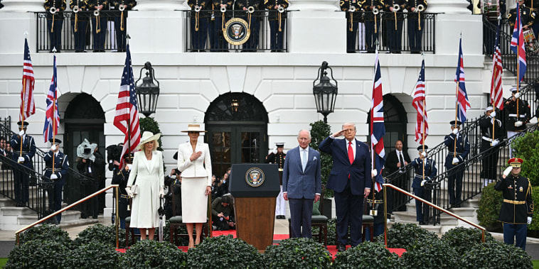 El presidente y la primera dama reciben al rey Carlos III y a la reina Camila en la Casa Blanca