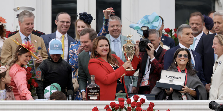 Una entrenadora hace historia en el prestigioso Derby de Kentucky