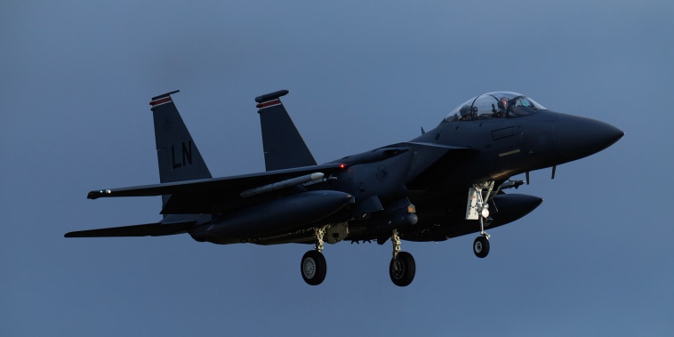 China parece estar ayudando a Irán en la guerra contra EE.UU., incluyendo el derribo del caza F-15