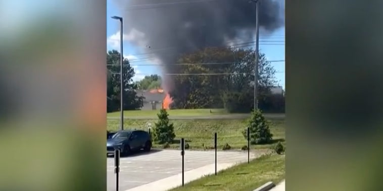 Dos muertos tras choque de un avión contra una vivienda en Ohio