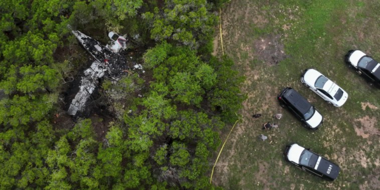 Mueren cinco personas a bordo de una avioneta tras estrellarse en Texas
