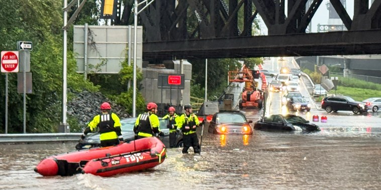 Lluvias severas e inundaciones afectan el Noreste del país; se esperan más el fin de semana