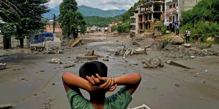 Las mortales inundaciones en Nepal y Tíbet dejan al menos 65 estadounidenses desaparecidos