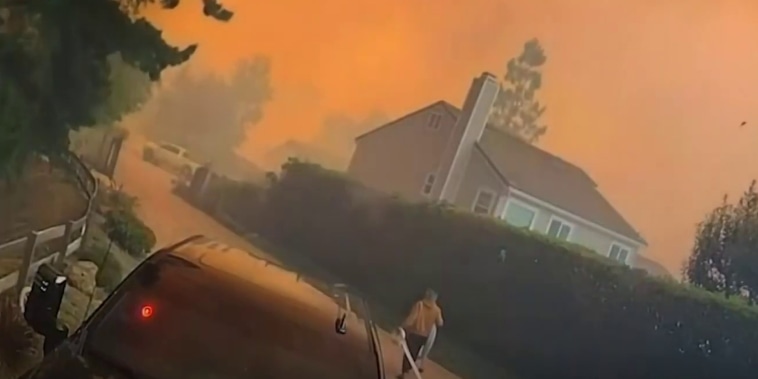 El fuego devora casas enteras en California: "Daba mucho miedo"