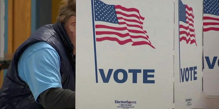 California alista sus centros de votación para las primarias donde se disputa la gubernatura