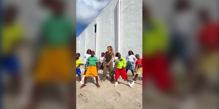 Shakira vuelve a causar furor en redes al bailar con los Ghetto Kids