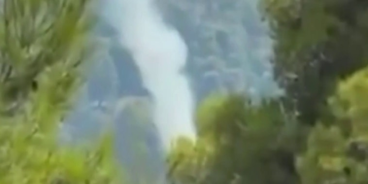 En video: Helicópteros anti incendios chocan en Grecia y pilotos mueren
