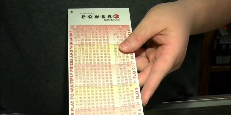 El premio mayor del Powerball acumula $905 millones: cuándo se juega de nuevo