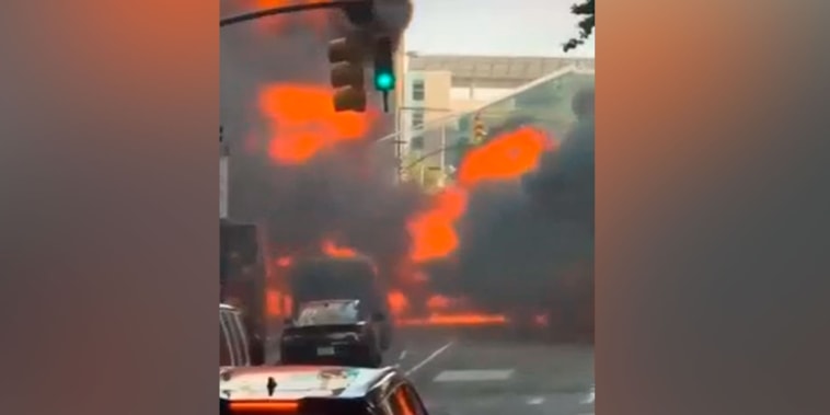 Investigan en Nueva York la poderosa explosión de un auto en Wall Street