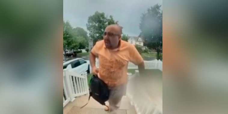Un hombre es alcanzado por un rayo y se levanta casi ileso en Staten Island