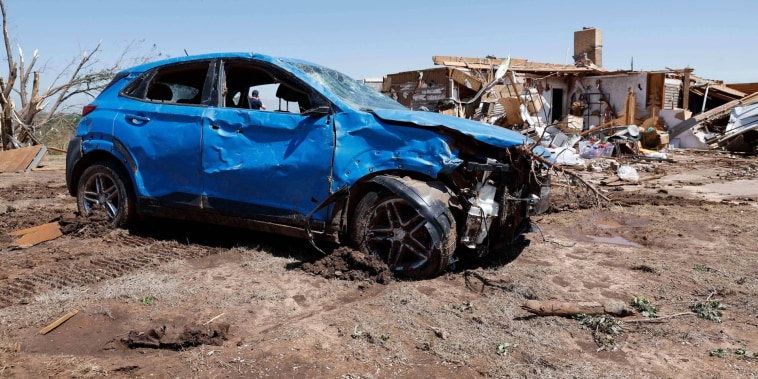 Potente tornado causa devastación en Oklahoma