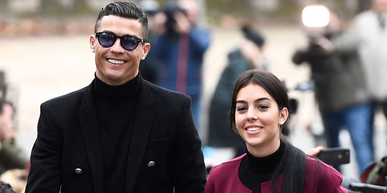 Cristiano Ronaldo y Georgina Rodríguez confirman su boda con una romántica foto
