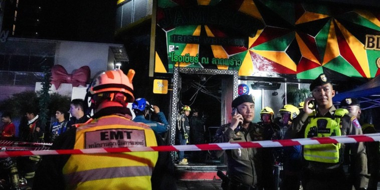 En video: incendio en un bar de Bangkok deja al menos 28 muertos