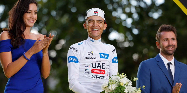 México celebra histórico logro de Isaac del Toro en el Tour de Francia
