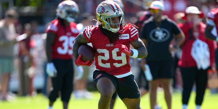 Empieza pretemporada de la NFL con partido de los 49ers en California