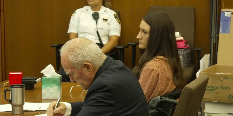 Juez rechaza anular juicio contra Lindsay Clancy, acusada de matar a sus tres hijos