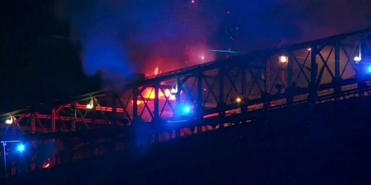 Pirotecnia provoca un incendio en el puente de Brooklyn el 4 de julio