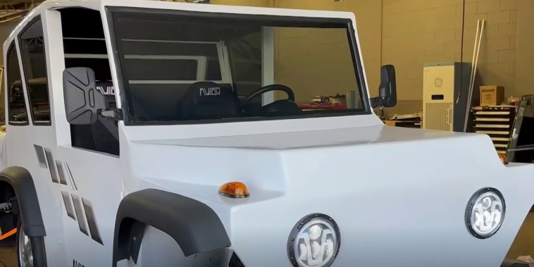 Estudiante mexicano construye el auto que soñó de niño