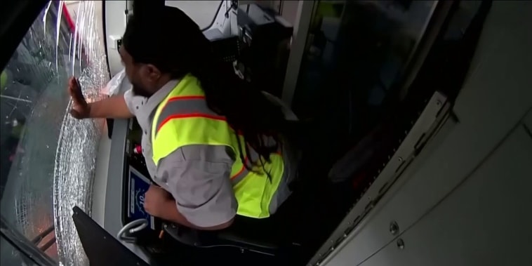 Video muestra a operador de tren en San Francisco quedarse dormido antes de chocar