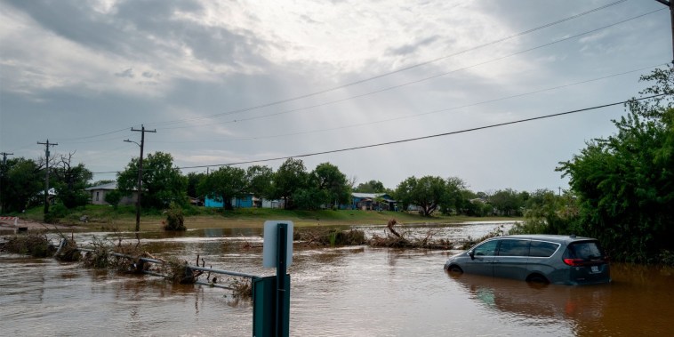La tormenta tropical Bertha avanza hacia Texas con fuertes lluvias tras tocar tierra en Louisiana