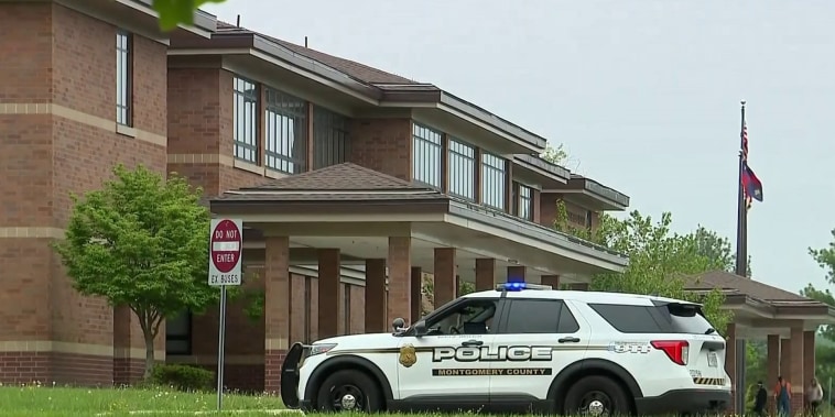 Estudiante es baleado en el parqueo de la escuela tras pelea