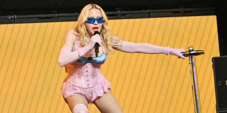Madonna adelanta su nuevo disco en un concierto sorpresa