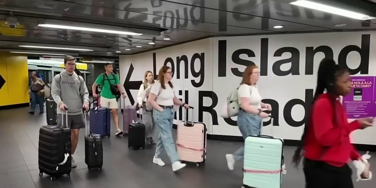 Las operaciones de trenes se reanudan poco a poco en Nueva York