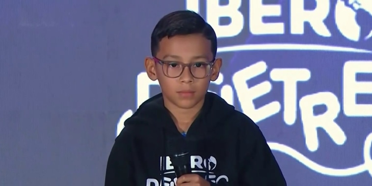 Niño salvadoreño, subcampeón de concurso de deletro