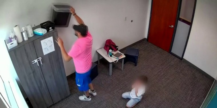 En video: Arrestan a terapeuta por presuntamente patear a un niño en Arizona