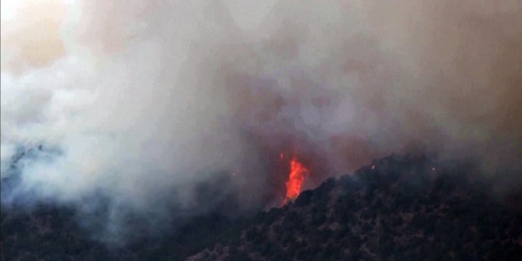Un incendio forestal avanza sin control en Utah impulsado por calor extremo y fuertes vientos