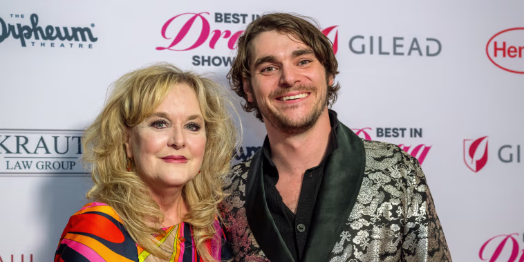 Madre de RJ Mitte pide a padres estar atentos a señales de alerta tras la muerte del actor